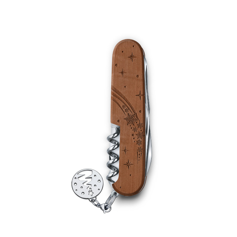 Victorinox Climber Wood Winter Magic 2025 Zakmes – Limited Edition met Perenhouten Schalen en Bedel 2 Victorinox Climber Wood Winter Magic 2025 Zakmes – Limited Edition met Perenhouten Schalen en Bedel - Afbeelding 2